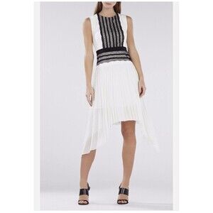 BCBGMAXAZRIA dress off-white - BEAUTIFUL! Size 4